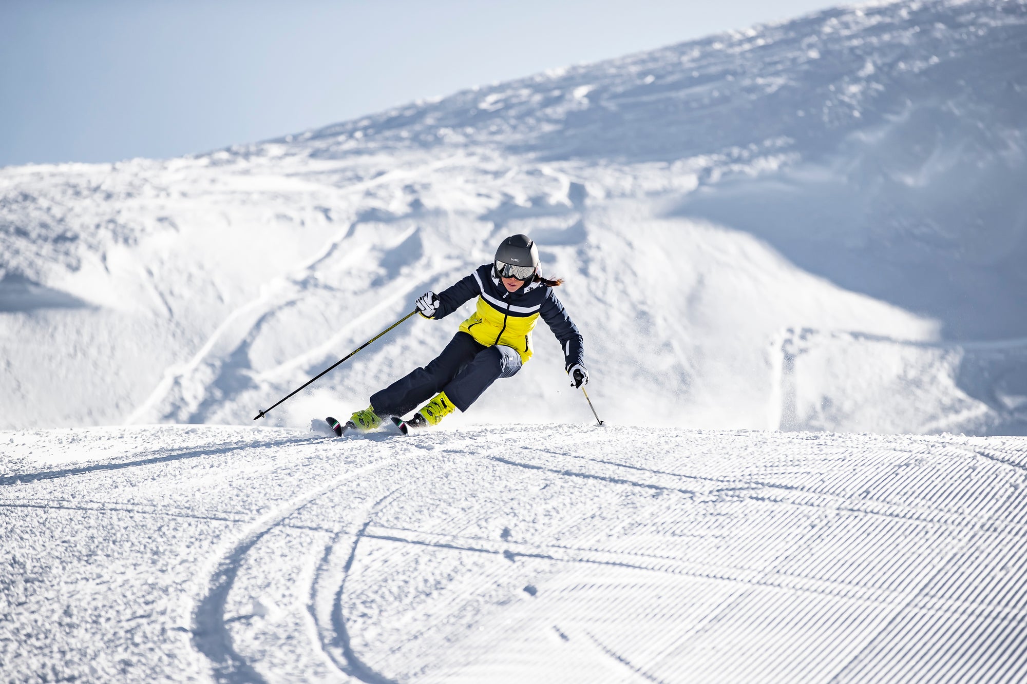 8 accessori da sci essenziali che ogni sciatore dovrebbe avere